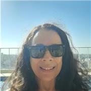 El profesor de apoyo escolar especialisado en clases en forma presencial